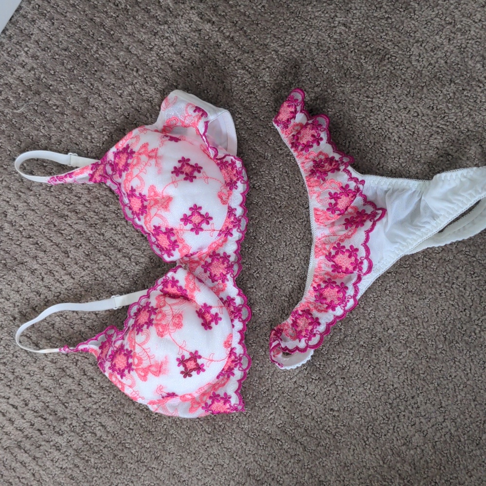 NWOT Vintage Frederick's of Hollywood Water Push-up Bra & Panty Size 34B and S